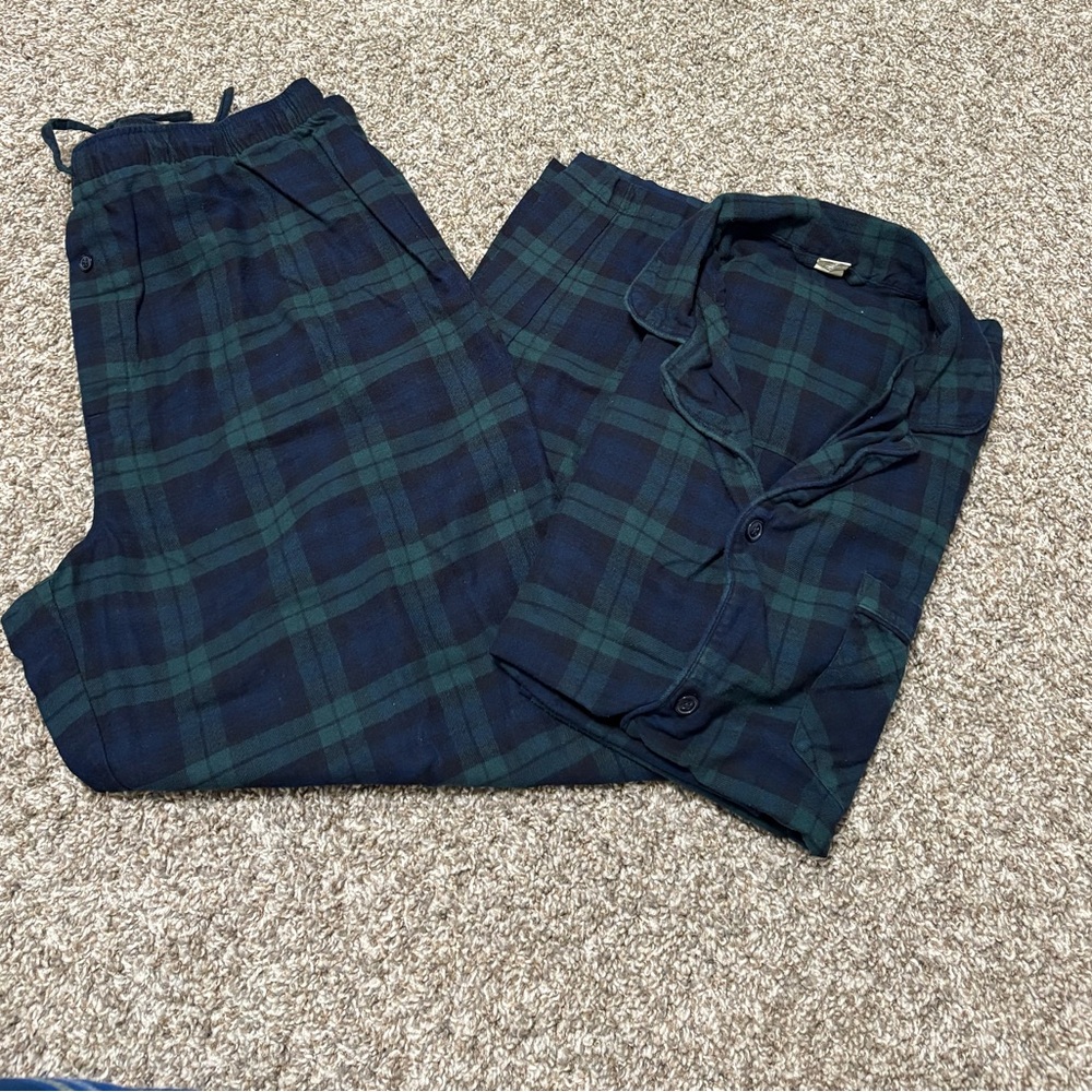 St. John's Bay Blue and Green Plaid Men's Pajama Set